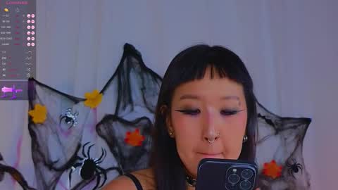 Snapshot of a1ly chatting on 10/30/25, 03:02 Ally online show from 10/30/25, 03:02