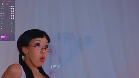 Snapshot of a1ly chatting on 11/12/25, 03:23 Ally online show from 11/12/25, 03:23