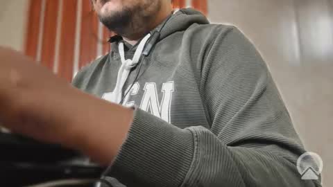 Snapshot of a4h_odin chatting on 10/08/25, 08:34 Sleepy owl online show from 10/08/25, 08:34