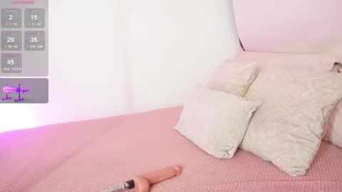 Alexandra  online show from 11/06/25, 09:43