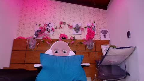 Aisha online show from 09/20/25, 11:55