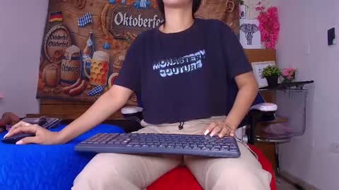 Aisha online show from 09/29/25, 11:48