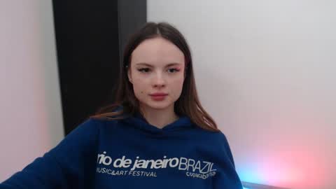 a_ariella_ online show from 09/19/25, 02:51