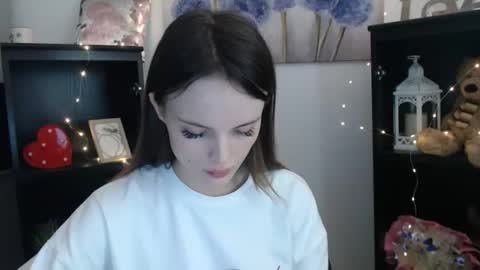 a_ariella_ online show from 09/24/25, 12:30