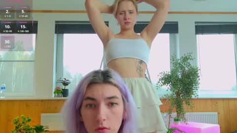 Molly online show from 10/22/25, 09:42