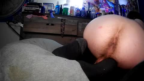 Snapshot of a_twinkie chatting on 10/13/25, 03:17 Chris online show from 10/13/25, 03:17