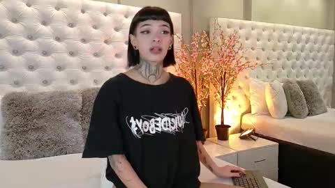 Snapshot of aa_lunit chatting on 09/18/25, 01:13 Luni  online show from 09/18/25, 01:13