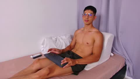 Axel online show from 10/15/25, 02:01