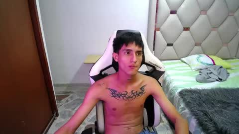 Snapshot of aaa_white chatting on 04/19/26, 05:07 KER online show from 04/19/26, 05:07