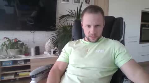 Snapshot of aaaandzzz chatting on 05/01/26, 12:43 Long distance cumshot online show from 05/01/26, 12:43