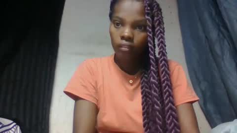Snapshot of aadienne chatting on 04/25/26, 07:22 aadienne online show from 04/25/26, 07:22