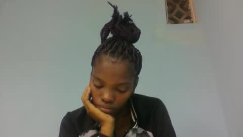 Snapshot of aadienne chatting on 05/14/26, 09:32 aadienne online show from 05/14/26, 09:32