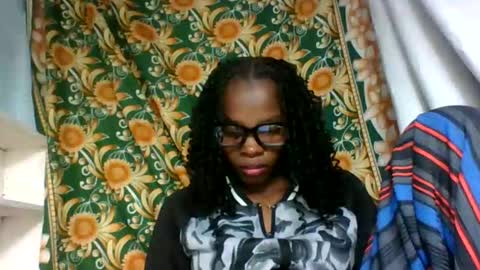 Snapshot of aadienne chatting on 06/09/26, 06:08 aadienne online show from 06/09/26, 06:08