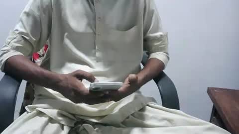 Snapshot of aakhan804 chatting on 05/21/26, 12:34 aakhan804 online show from 05/21/26, 12:34