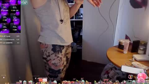 Snapshot of aamazingjoi chatting on 02/15/25, 10:33 Katie online show from 02/15/25, 10:33