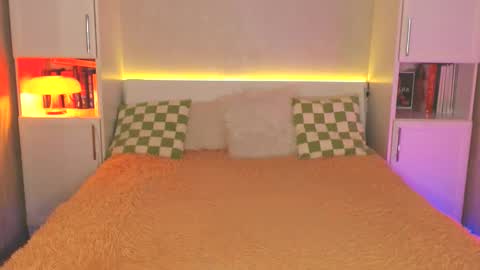 Lea online show from 02/25/25, 07:25