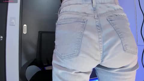 andrea online show from 10/21/25, 03:07