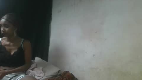 Snapshot of aangelinee chatting on 10/19/25, 10:16 aangelinee online show from 10/19/25, 10:16