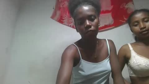 aangevelo online show from 12/14/25, 11:04