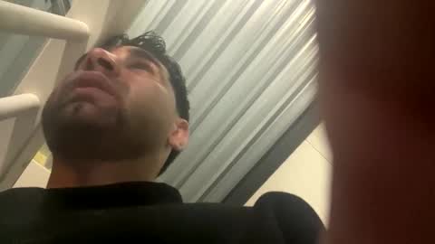 Snapshot of aannall chatting on 10/26/25, 10:58 aannall online show from 10/26/25, 10:58