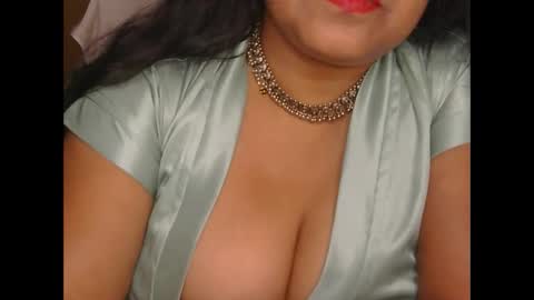 Snapshot of aaradhya_sexy_88 chatting on 02/18/26, 11:28 aaradhya_sexy_88 online show from 02/18/26, 11:28