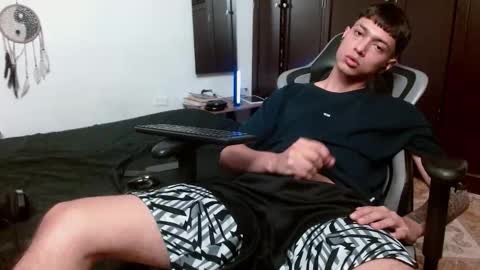 Snapshot of aarman_bannana chatting on 09/28/25, 01:44 aarman online show from 09/28/25, 01:44