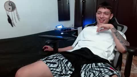 Snapshot of aarman_bannana chatting on 10/19/25, 02:12 aarman online show from 10/19/25, 02:12