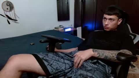 Snapshot of aarman_bannana chatting on 11/22/25, 10:31 aarman online show from 11/22/25, 10:31