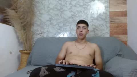 Aaron y Antonella online show from 10/19/25, 08:42