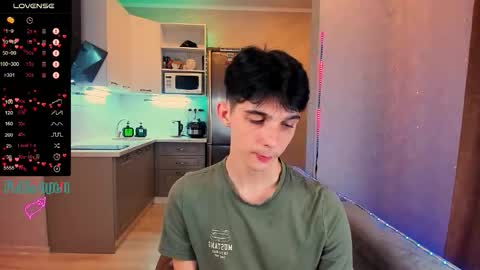 Snapshot of aaron_bang chatting on 09/27/25, 07:41 Aaron Bang online show from 09/27/25, 07:41