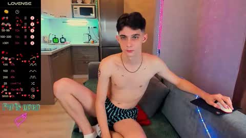 Snapshot of aaron_bang chatting on 12/14/25, 08:24 Aaron Bang online show from 12/14/25, 08:24