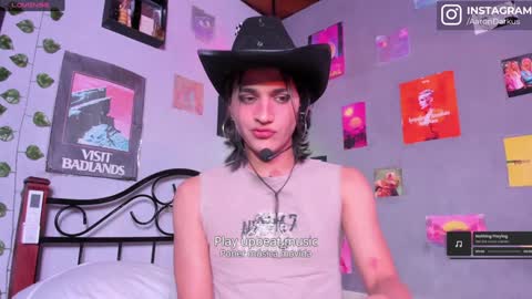 Snapshot of aaron_darkus chatting on 01/08/25, 06:52 Aaron  online show from 01/08/25, 06:52
