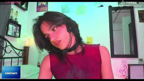 Snapshot of aaron_darkus chatting on 09/28/25, 12:38 Aaron  online show from 09/28/25, 12:38