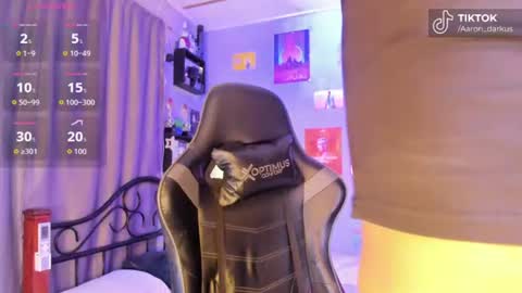Snapshot of aaron_darkus chatting on 06/18/26, 03:07 Aaron online show from 06/18/26, 03:07