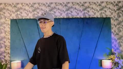 Snapshot of aaron_eze chatting on 09/26/25, 09:52 Aaron Ezequiel online show from 09/26/25, 09:52