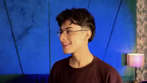 Snapshot of aaron_eze chatting on 10/05/25, 09:13 Aaron Ezequiel online show from 10/05/25, 09:13