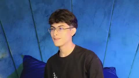 Snapshot of aaron_eze chatting on 10/10/25, 08:19 Aaron Ezequiel online show from 10/10/25, 08:19