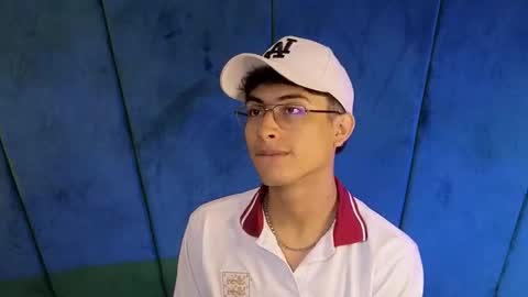 Snapshot of aaron_eze chatting on 10/12/25, 09:03 Aaron Ezequiel online show from 10/12/25, 09:03