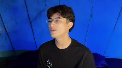 Snapshot of aaron_eze chatting on 10/25/25, 09:20 Aaron Ezequiel online show from 10/25/25, 09:20