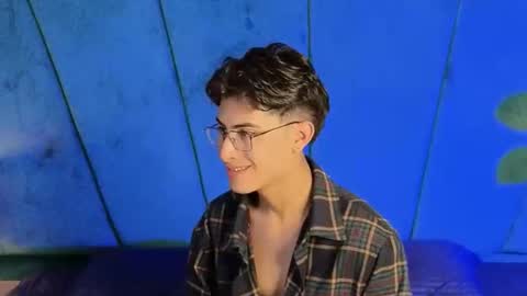 Aaron Ezequiel online show from 11/15/25, 10:04