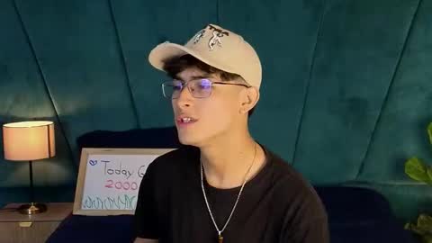 Aaron Ezequiel online show from 12/03/25, 10:41