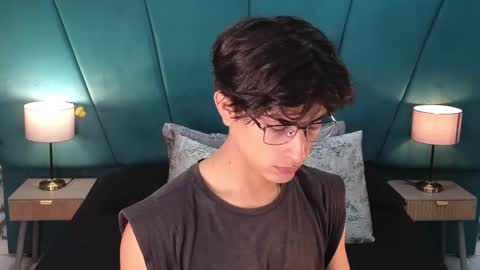 Aaron Ezequiel online show from 06/04/26, 12:22
