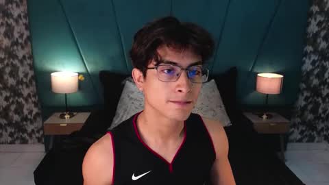 Aaron Ezequiel online show from 06/05/26, 12:22