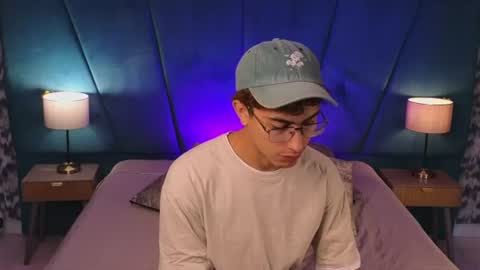 Aaron Ezequiel online show from 07/19/26, 12:09