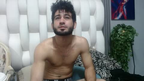aaron_jones_1 online show from 05/29/26, 07:39