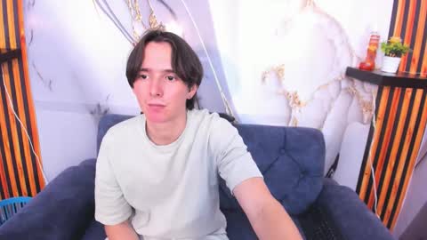 Snapshot of aaron_latinmen2 chatting on 11/28/25, 05:10 Aaron online show from 11/28/25, 05:10