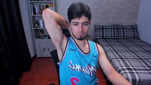 Snapshot of aaron_paul_ chatting on 09/23/25, 05:38 Aaron online show from 09/23/25, 05:38