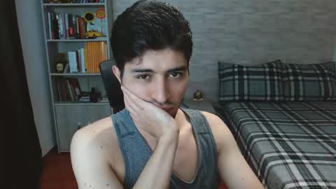 Snapshot of aaron_paul_ chatting on 09/28/25, 06:57 Aaron online show from 09/28/25, 06:57