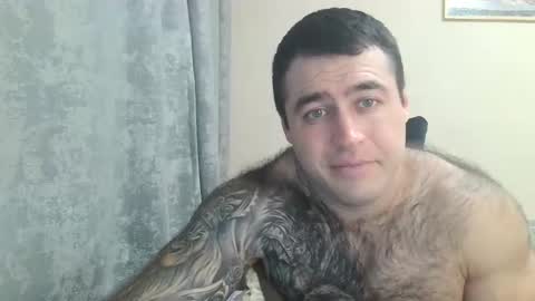 Snapshot of aaron_royal chatting on 09/22/25, 05:15 Davin tayl online show from 09/22/25, 05:15