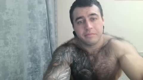 Snapshot of aaron_royal chatting on 09/23/25, 05:27 Davin tayl online show from 09/23/25, 05:27